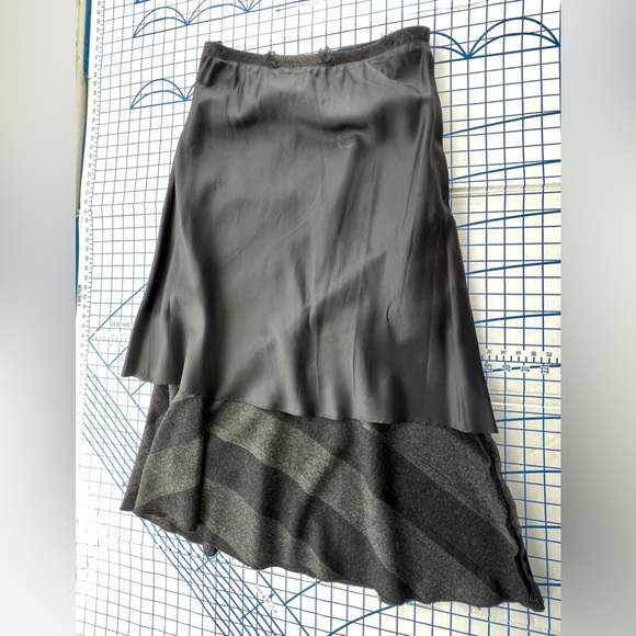 LENA GABRIELLE Black Trumpet Skirt TEXTURED  FABRIC ASYMMETRICAL STRIPES Sz 8 - Picture 7 of 7